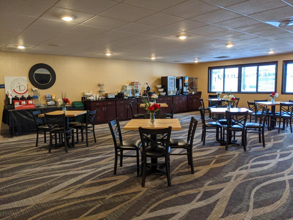Cobblestone Inn & Suites - Merrill Exteriér fotografie