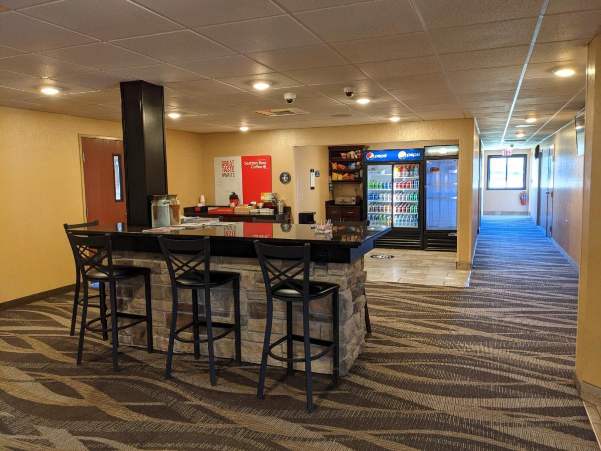 Cobblestone Inn & Suites - Merrill Exteriér fotografie
