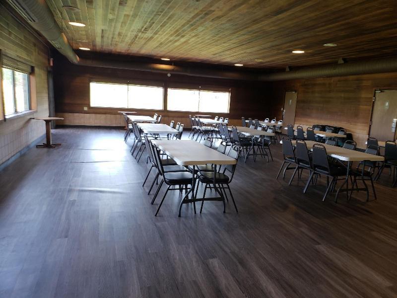 Cobblestone Inn & Suites - Merrill Exteriér fotografie