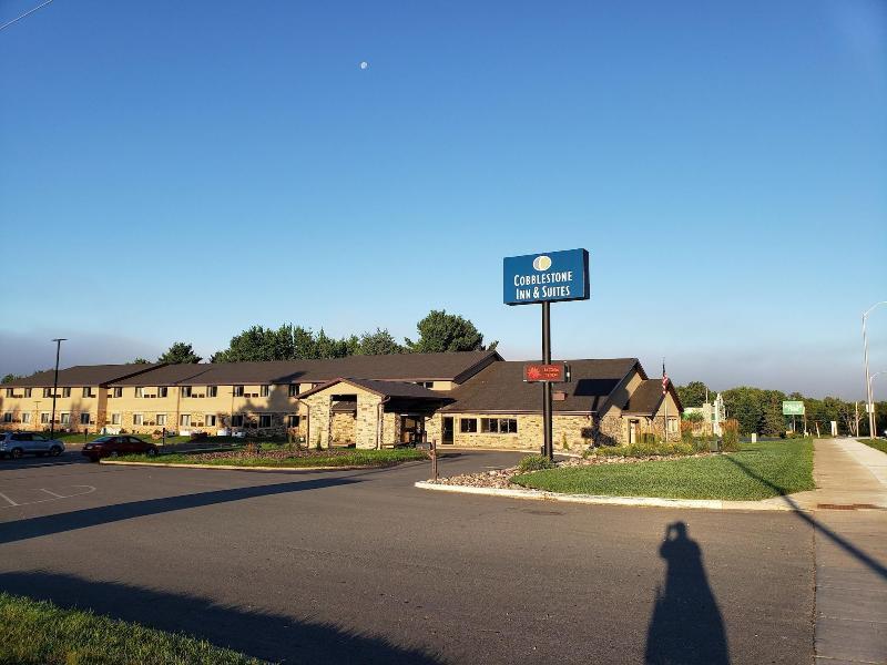 Cobblestone Inn & Suites - Merrill Exteriér fotografie