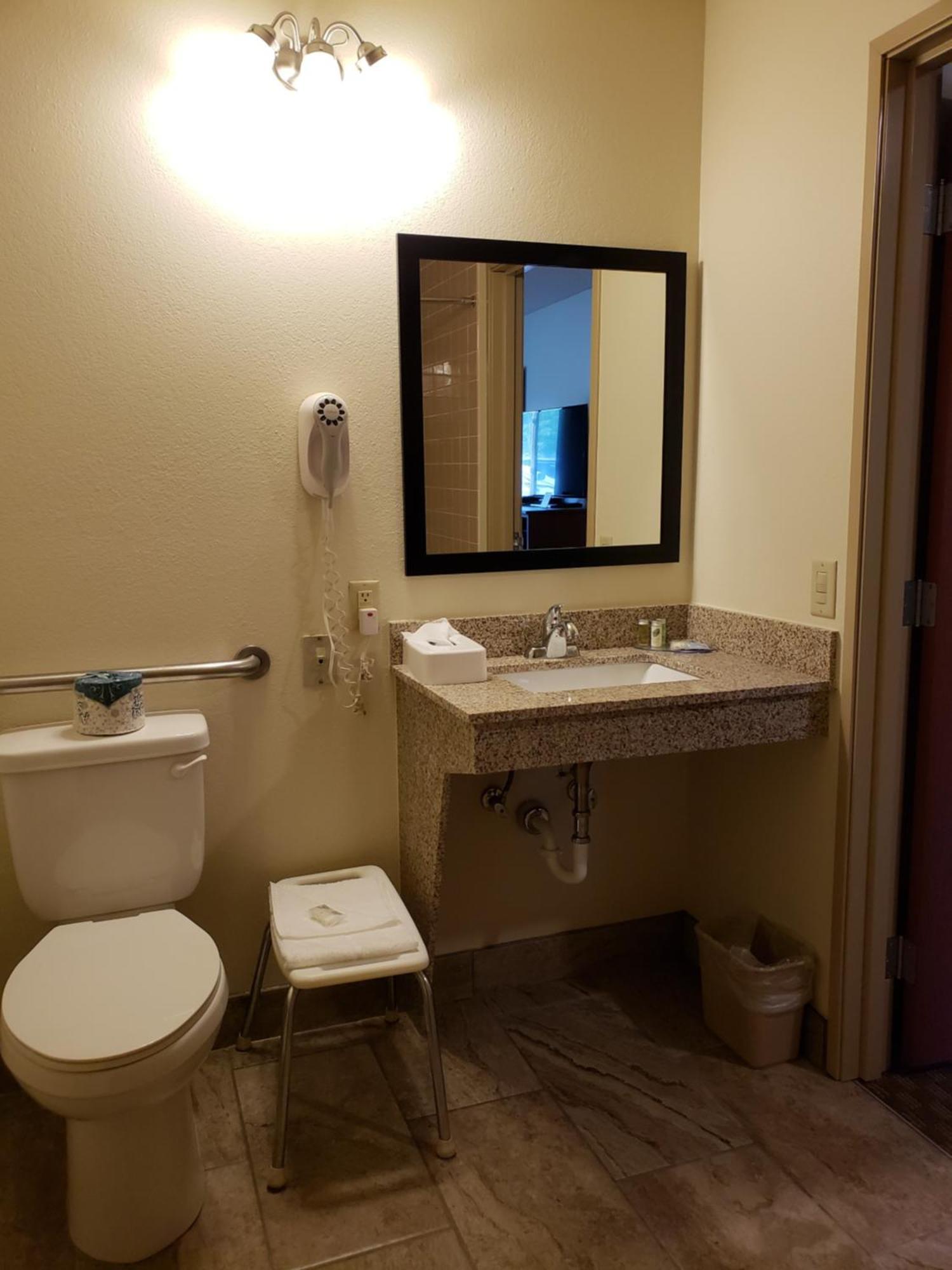 Cobblestone Inn & Suites - Merrill Exteriér fotografie