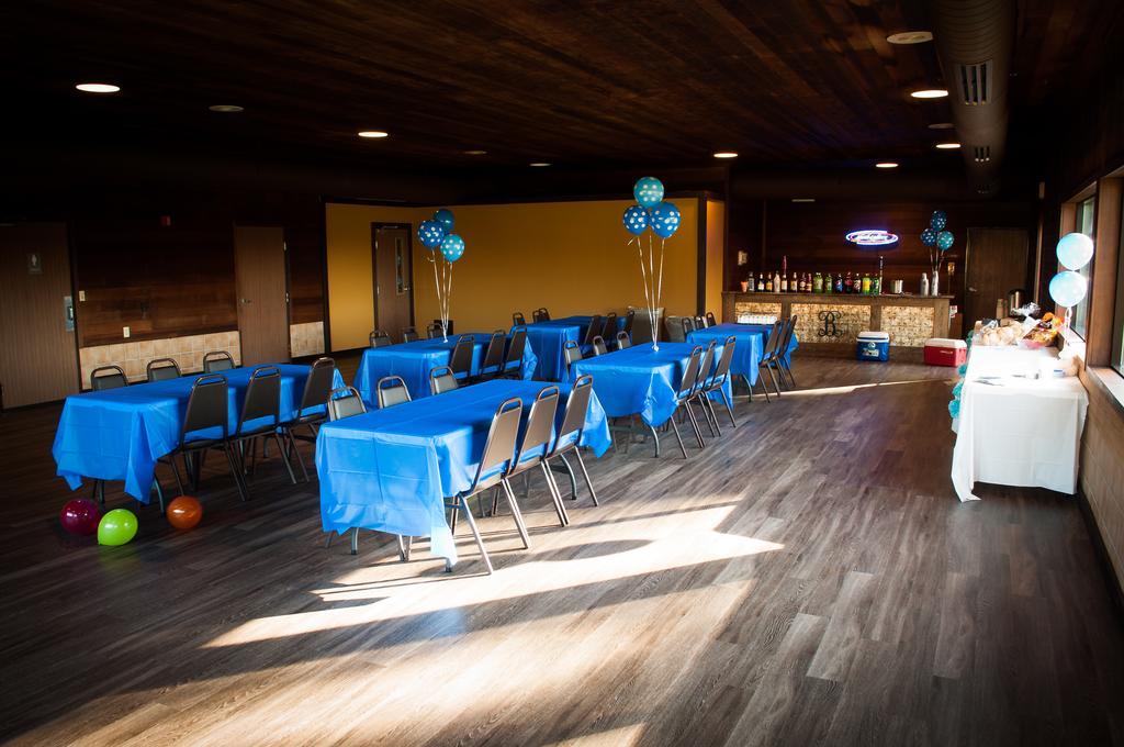Cobblestone Inn & Suites - Merrill Exteriér fotografie