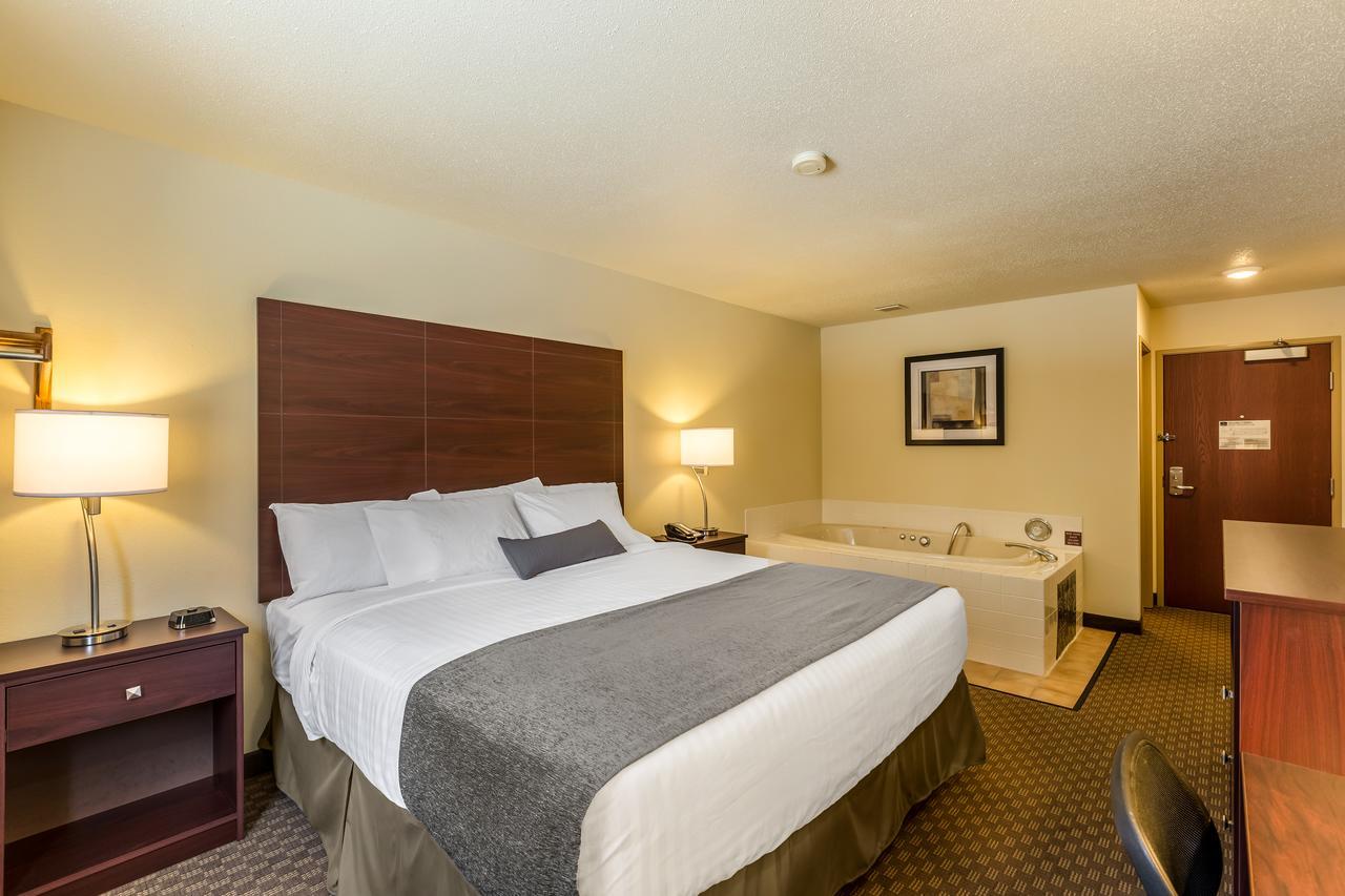 Cobblestone Inn & Suites - Merrill Exteriér fotografie