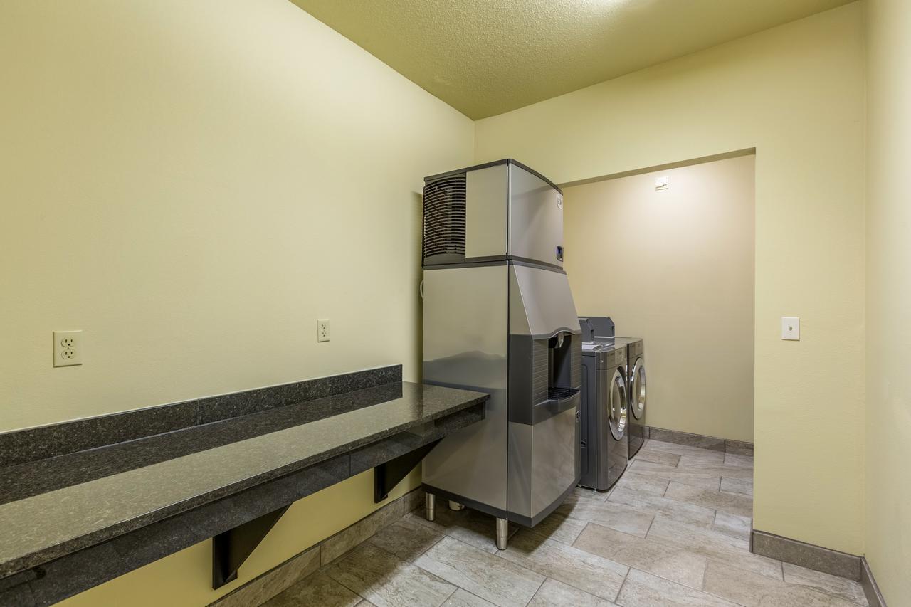 Cobblestone Inn & Suites - Merrill Exteriér fotografie